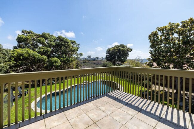 Building Photo - 1023 Sea Village Dr