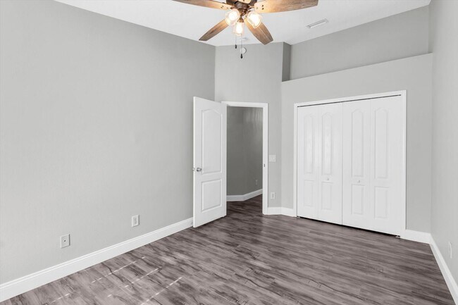 Building Photo - Spacious Renovated 4-Bedroom Home in Land O’ Lakes Near Veterans Expressway