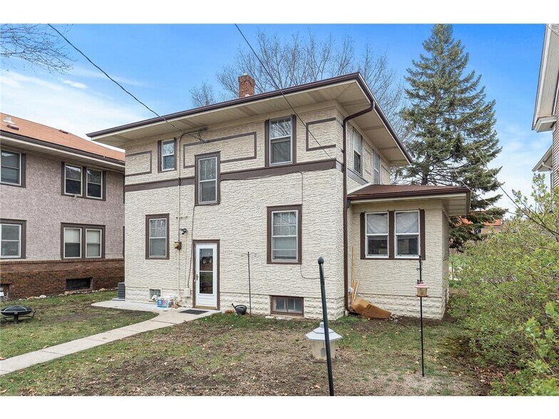 Building Photo - 811 Snelling Ave N