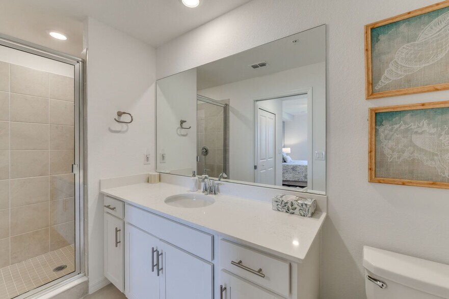 Building Photo - 12240 Wellen Golf St