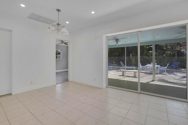 Building Photo - 254 NW 6th Ave