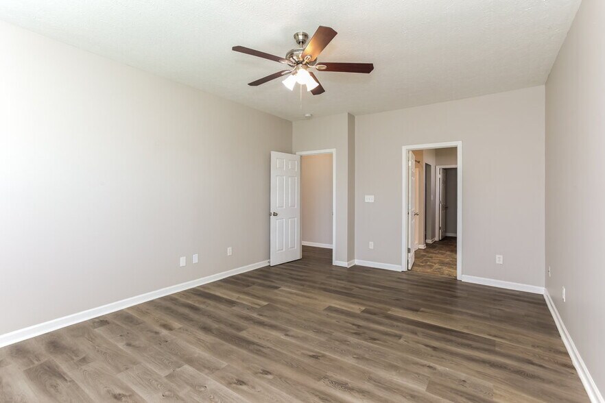 Building Photo - 8267 Templederry Dr