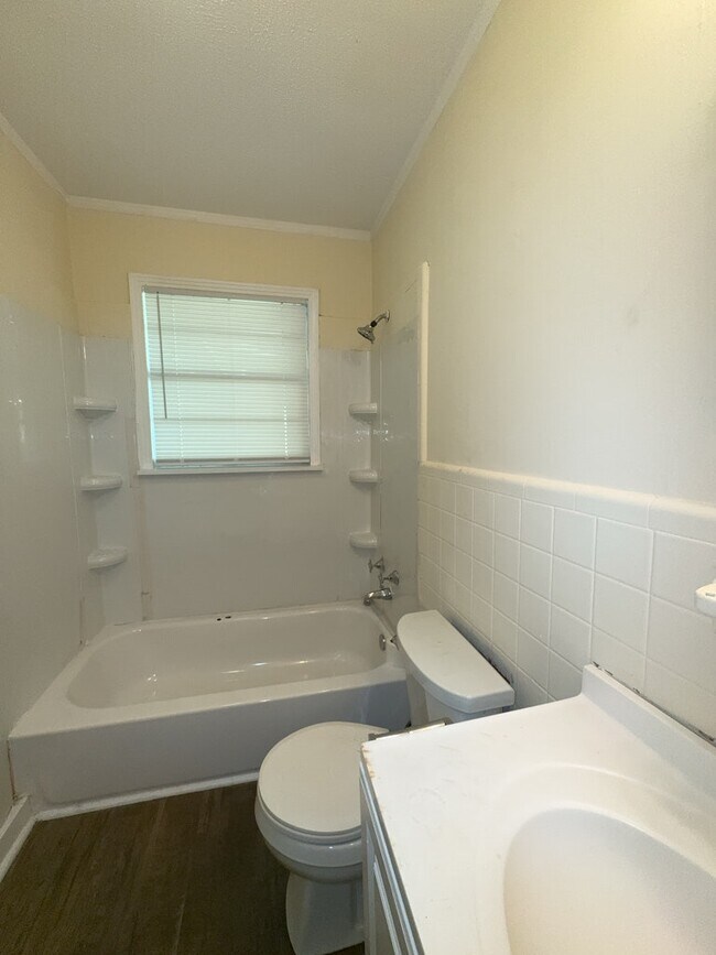 Building Photo - 3158 Peterson Dr