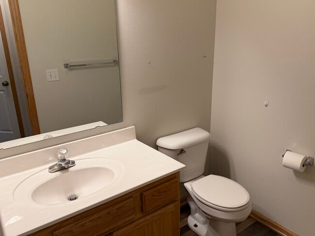 Building Photo - 17343 River Birch Ln S E