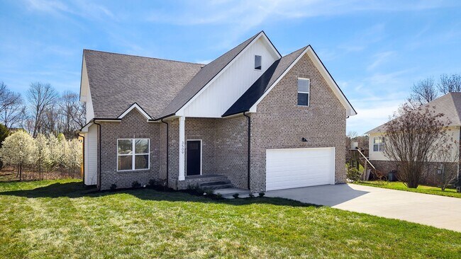 Primary Photo - High-End Touches & Flexible Space in a Bea...