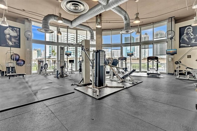 Building Photo - 690 SW 1st Ct