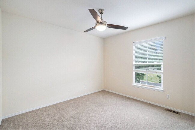 Building Photo - Welcome to this beautifully maintained 4-bedroom, 4-bath home with a dedicated office space