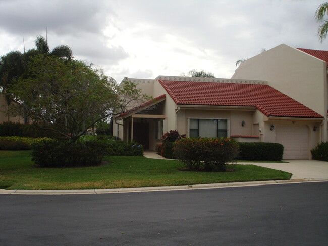 Building Photo - 707 Windermere Way
