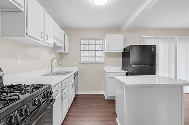 Building Photo - 4690 Big Valley Ct