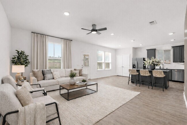 Building Photo - 318 Maple Bark Trl