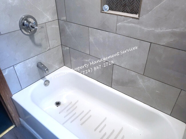 Building Photo - 1303 Wade St