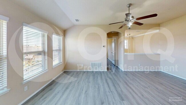 Building Photo - 400 Plum Ct