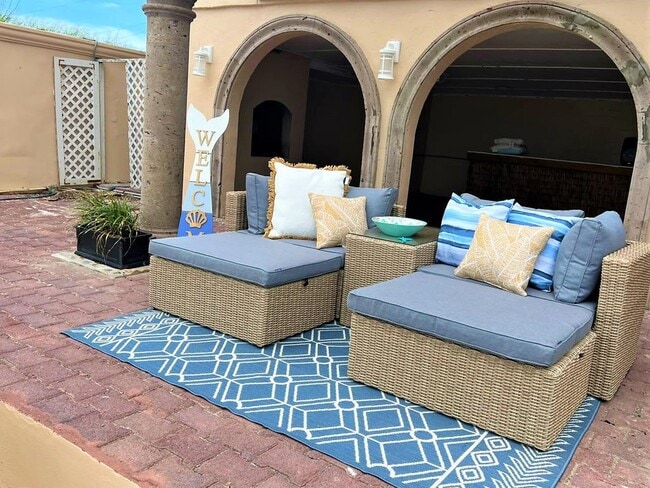 Building Photo - 602 N Shore Dr E