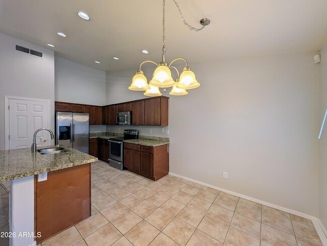 Building Photo - 15748 W Paradise Ln