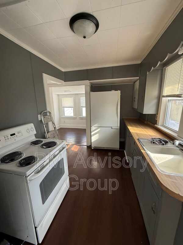 Building Photo - 1236 SW Jewell Ave