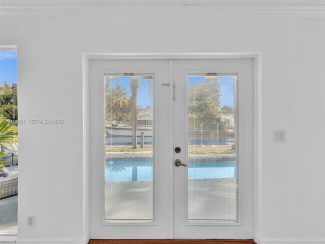 Building Photo - 4416 SW 35th Ave