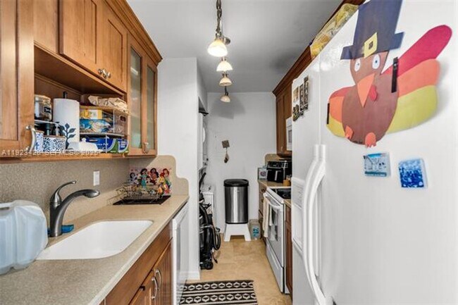 Building Photo - 255 Galen Dr