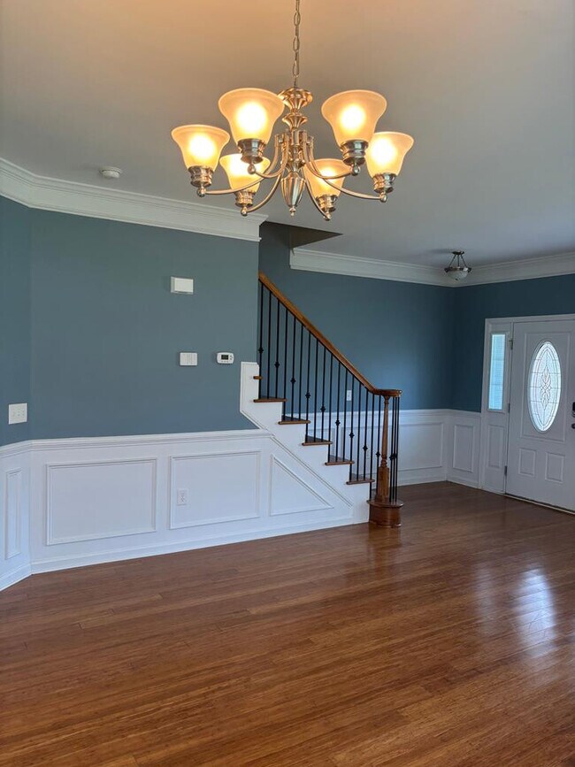 Building Photo - 2290 Presidio Dr