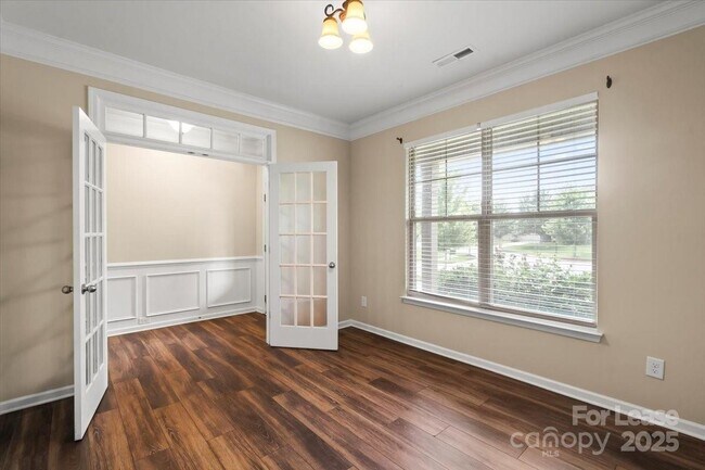 Building Photo - 2433 Chinkapin Ct