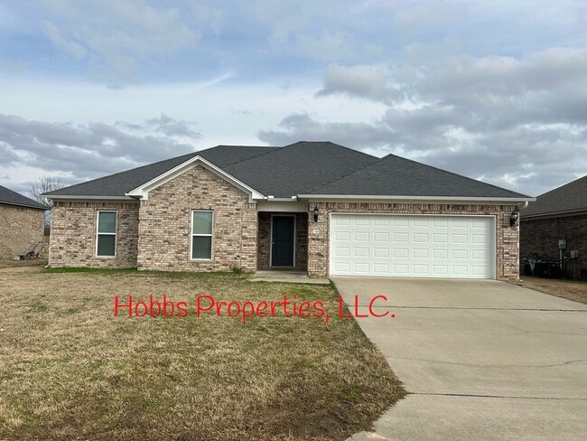 Building Photo - 14 Hidden Oak Dr