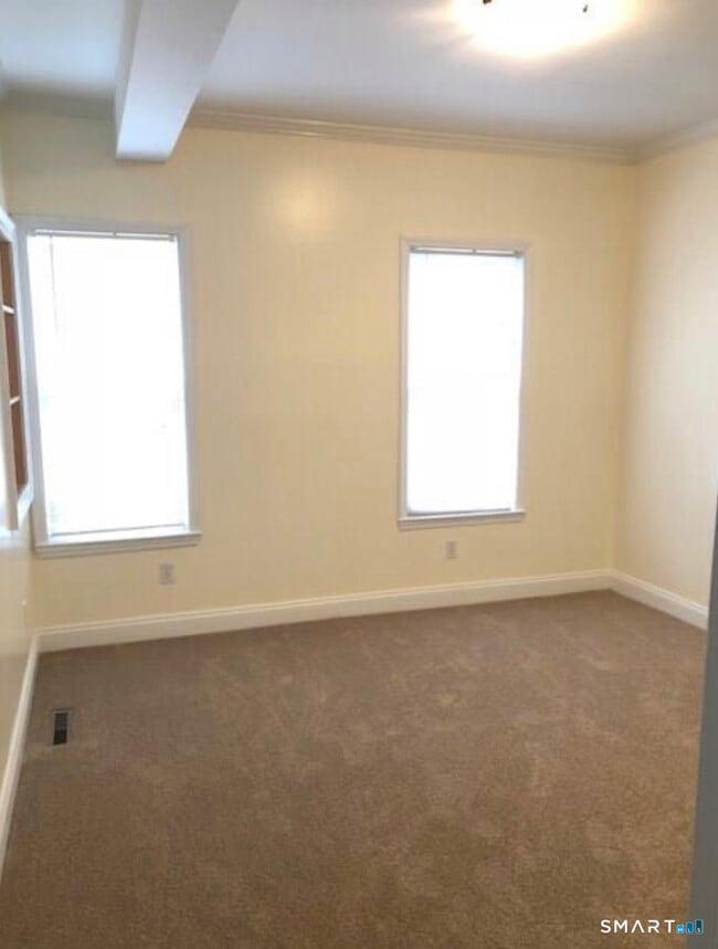 Building Photo - 10 Haviland St