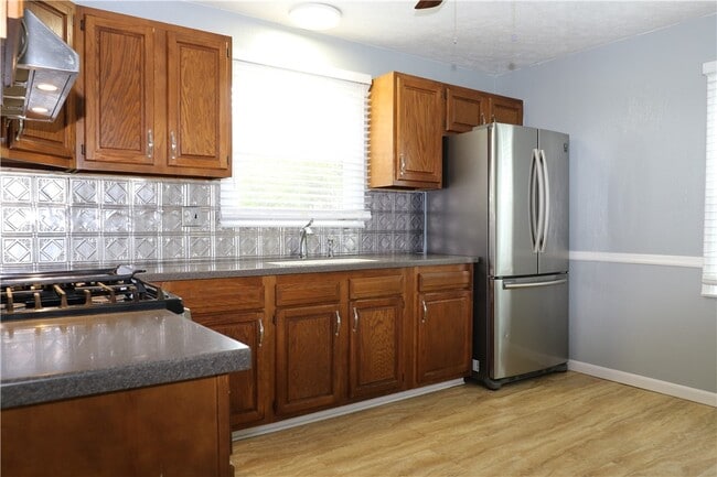 Building Photo - 175 English Rd