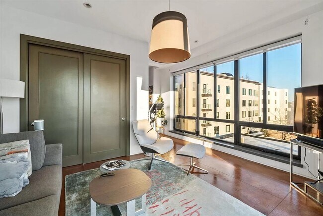 Building Photo - 36 A St