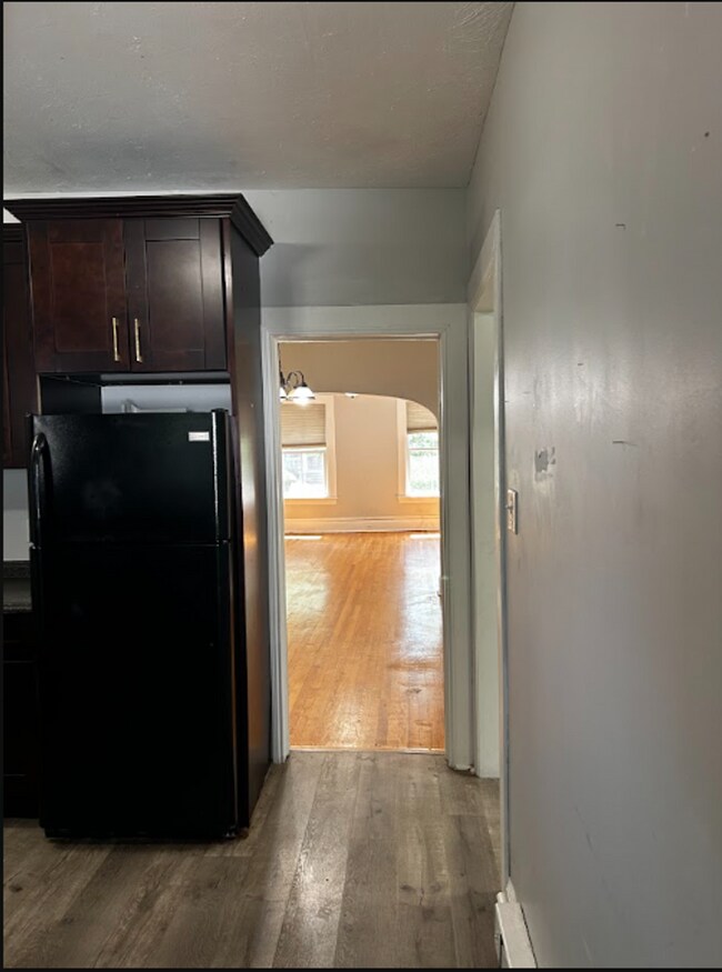 Building Photo - 601 Clay Ave