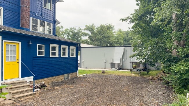 Building Photo - 114 Linden Rd