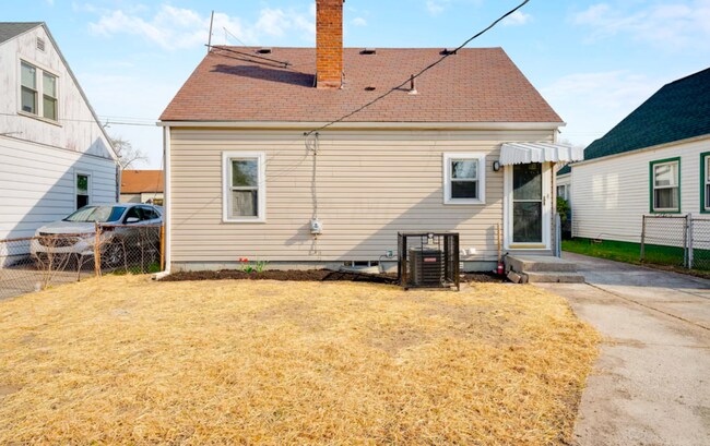 Building Photo - 1133 Duxberry Ave