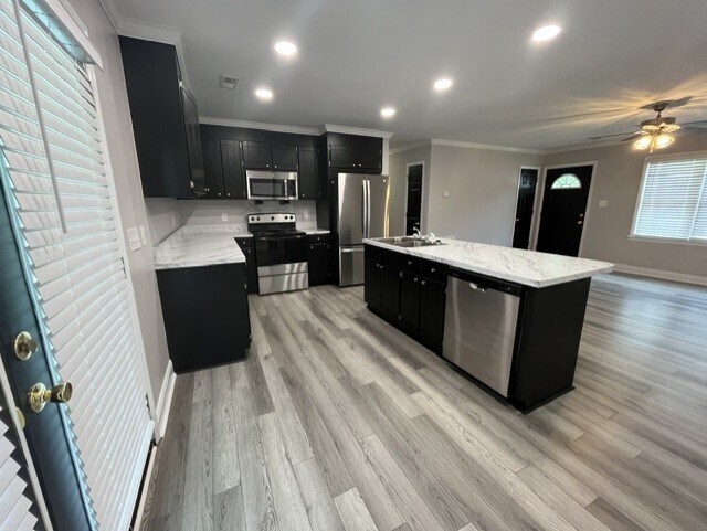 Building Photo - 803 Robinson Rd