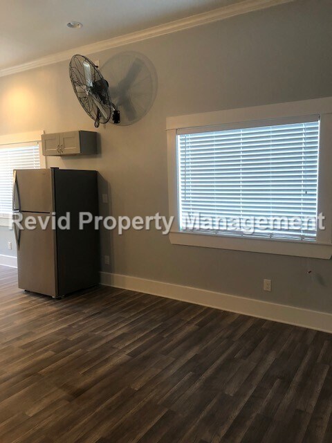 Building Photo - 2008 Courtland Pl