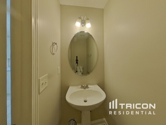 Building Photo - 5544 Frontier Ct