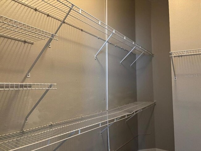 Building Photo - 1932 Grenville Ct