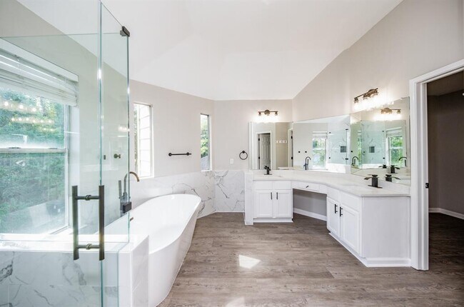 Building Photo - 14011 Cypress Falls Dr