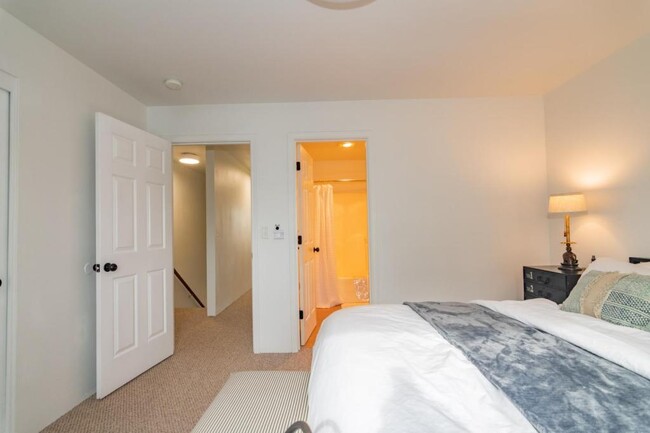 Building Photo - 2030 Brookhurst St