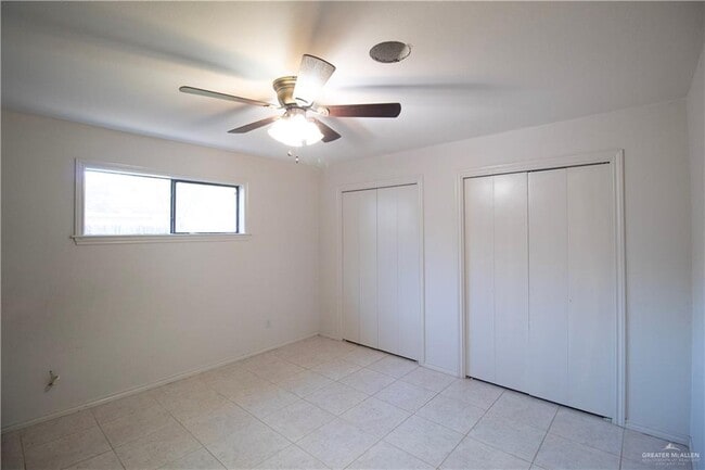 Building Photo - 18 Larkspur Ave