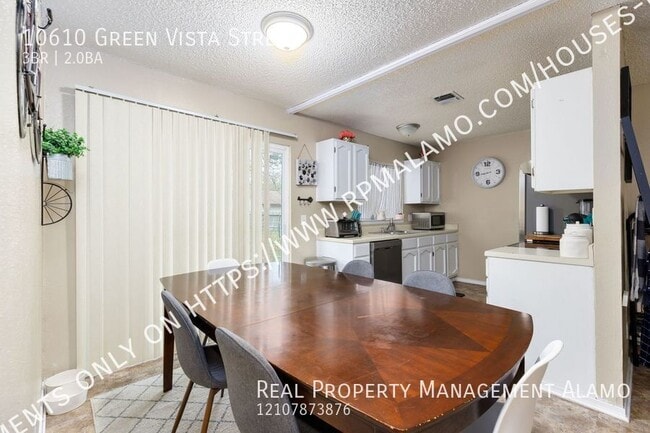Building Photo - 10610 Green Vista St