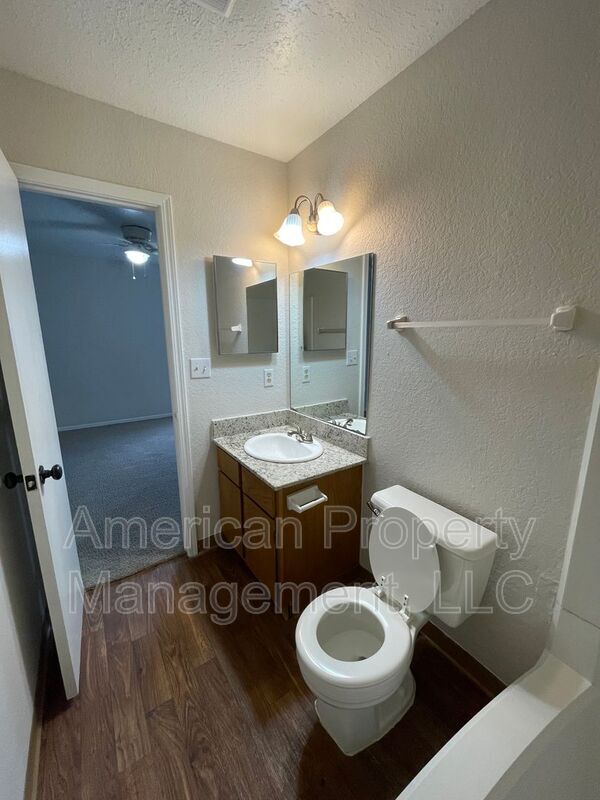 Building Photo - 13129 E 44th St