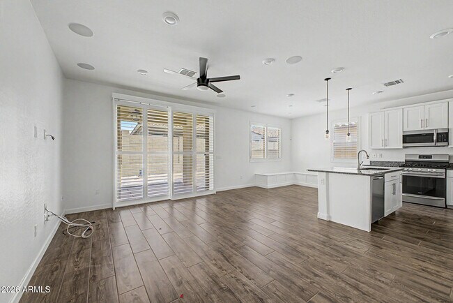 Building Photo - 20420 W Calle Encorvada