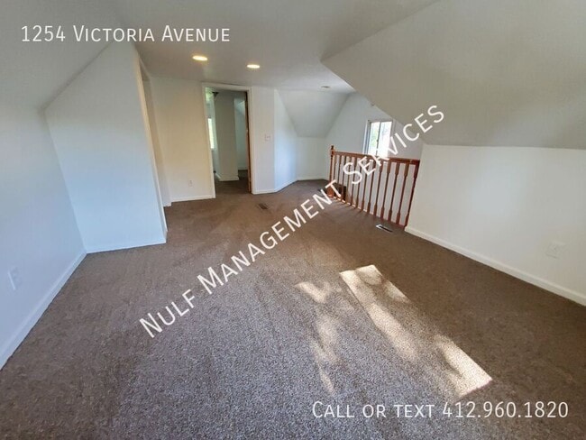 Building Photo - 1254 Victoria Ave