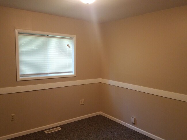 Building Photo - 3122 Voll Ln