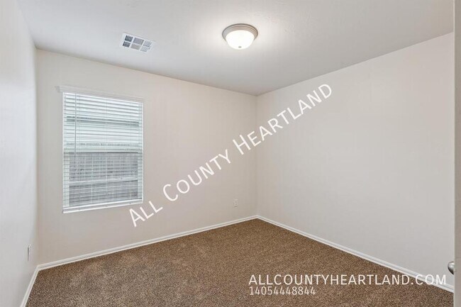 Building Photo - 3425 Molly Dr