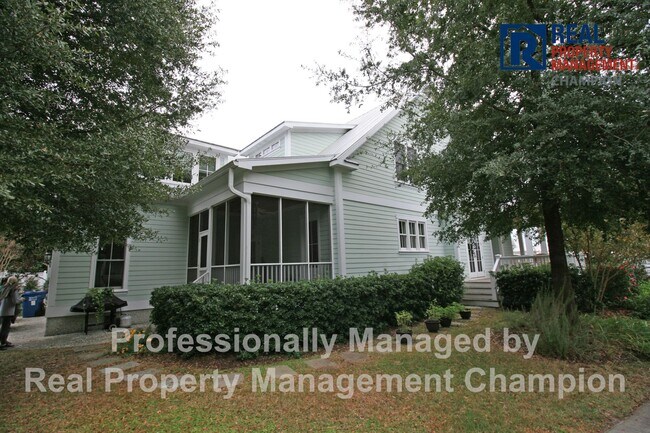 Building Photo - Exquisite Executive Home in Autumn Hall