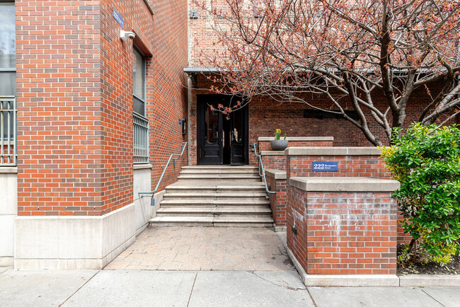 Building Photo - 222 Montgomery St