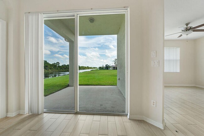 Building Photo - 10419 SW Southgate Ct