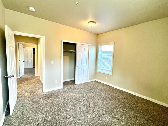 Building Photo - SILVP01