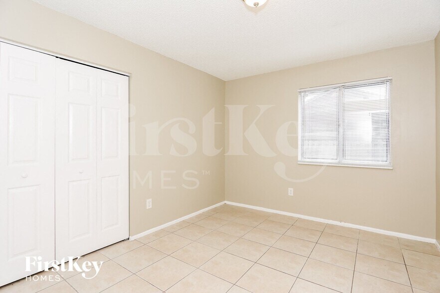 Building Photo - 8666 SW 14th St