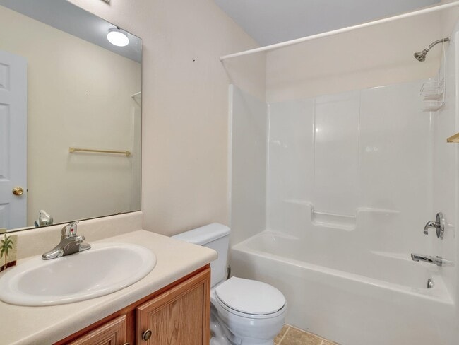 Building Photo - 2738 W Tharpe St