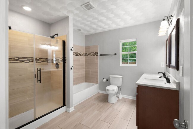 Building Photo - 3 Bed 3.5 Bath Home for Rent in Norfolk!